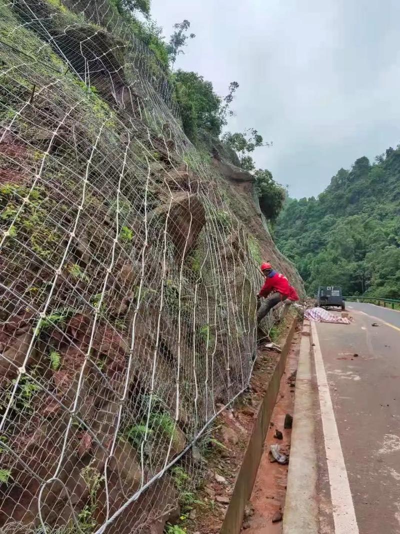马鞍山雨山区边坡绿化防护